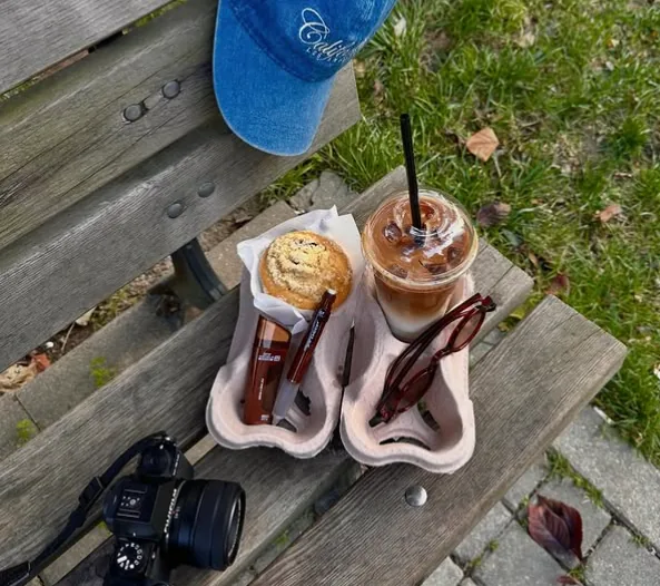 Bench coffee lifestyle